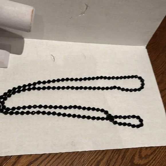 Black Beaded Necklace Classic Design - Picture 4 of 5